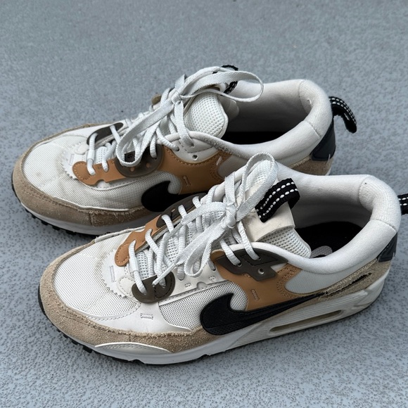✨Host pick✨Nike Air Max 90 Futura Sneakers with Excellent Condition - Picture 3 of 6
